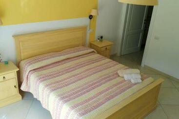 Пансион B&b Sa Zodia Guest House