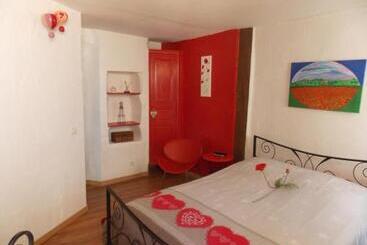 Bed and Breakfast La Maison Du Bonheur