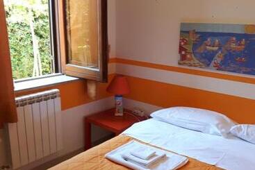 تختخواب و صبحانه Villa Le Due Palme