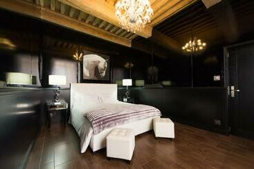 تختخواب و صبحانه Aux Portes D Honneur