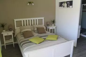 Aamiaismajoitus (B&B) Le Champ De La Ferme