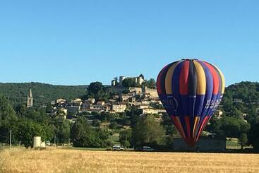 مبيت وإفطار Chez Calou