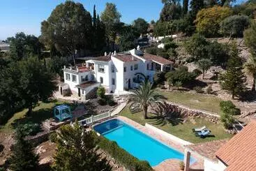 Villa Morera Bed & Breakfast