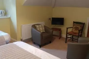 Bed and Breakfast Avonmore House Room Only Accommodation