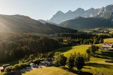 Apart Hotel Landhaus & Ferienwohnungen Bergrast