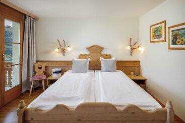 Отель Und Naturhaus Bellevue