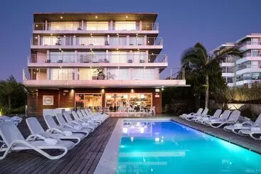 בית מלון כפרי Costa Colonia  Riverside Boutique