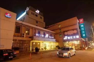 Otel Jinjiang Inn Shanghai Zhenbei Road