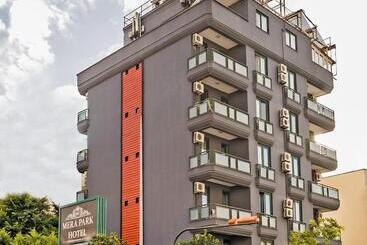Hotel Mera Park