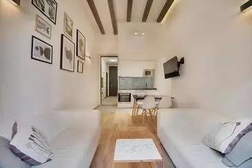 Aqua Apartment By Olala Homes