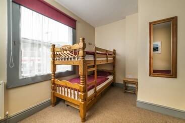 Llangollen Hostel Self Catering   All Private Bedrooms