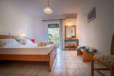 شقق خاصة سياحية Tzanetos Studios