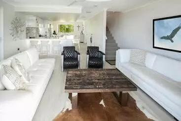 ホテル Golden Riviera Absolute Beachfront Resort