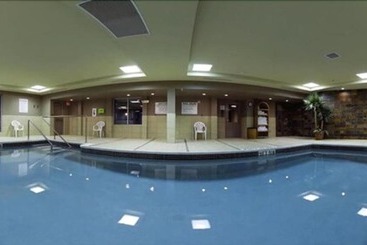 Holiday Inn Express Hotel & Suites Chatham South, An Ihg