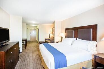 هتل Ramada By Wyndham Prince Albert