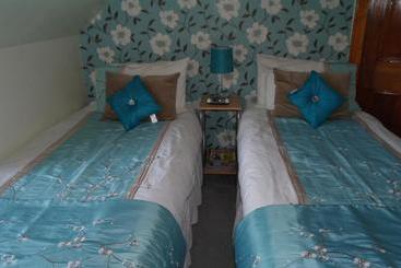 A  Turasmara Guest House