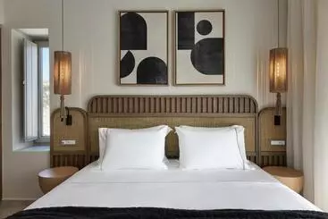 Apanemo Hotel & Suites