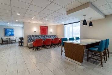 Holiday Inn Express Hotel & Suites St. Paul, An Ihg