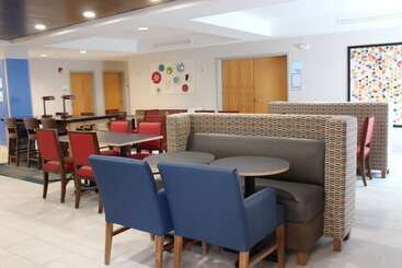 호텔 Holiday Inn Express Forest City, An Ihg