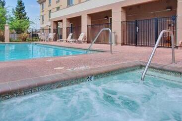 בית מלון כפרי Holiday Inn Express Porterville, An Ihg