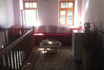 فندق Saxonis Houses & Saxonis Villa