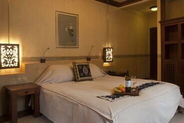 Katogi Averoff Hotel & Winery