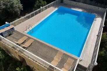 Acropolis Apartments