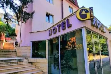 Family Art Hotel Gallery