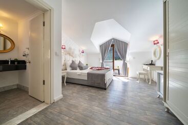 Hotel Ata Lagoon Beach