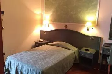 Hotelli Oscar E Amorina