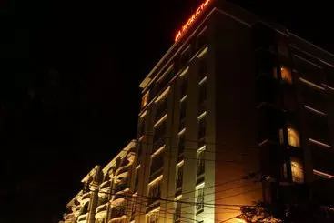 ホテル M  Regency