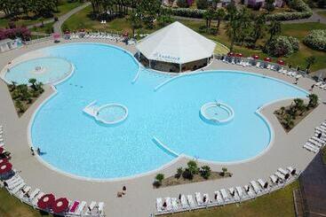 Отель Club Esse Sunbeach