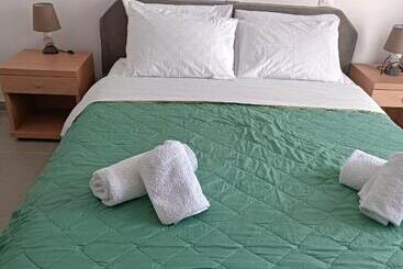 公寓式酒店  Lefkothea