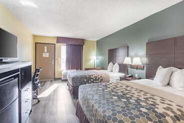 בית מלון כפרי Econo Lodge & Suites Clarksville