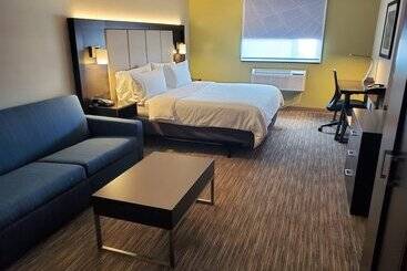 בית מלון כפרי Holiday Inn Express Maspeth, An Ihg