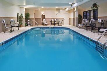 Szálloda Holiday Inn Express Tiffin, An Ihg