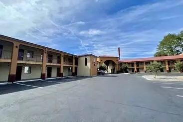 Отель Red Roof Inn & Suites Jackson   Richland