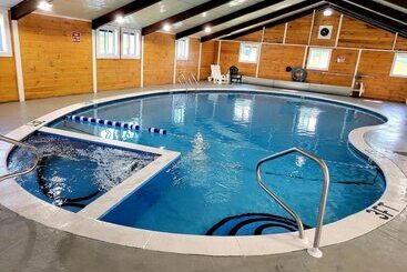 Отель All Seasons Inn & Suites