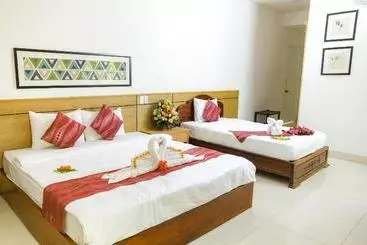 هتل Apricot Resort