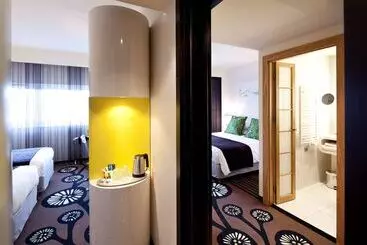 ホテル Best Western Plus Hôtel Le Rhénan & Restaurant Chez Claude