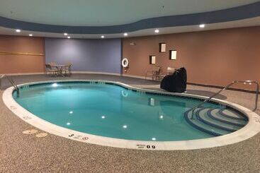 ホテル Holiday Inn Express And Suites   Bradford, An Ihg