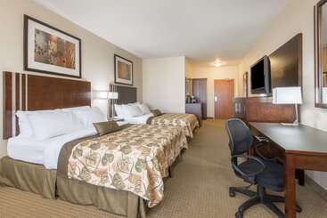 ホテル Ramada By Wyndham Wainwright