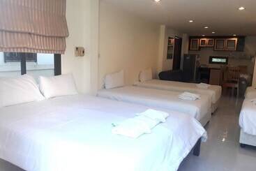 בית מלון כפרי Aonang Regent