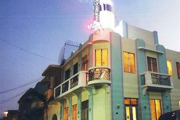 فندق Foreigners Club