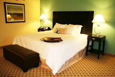 فندق Hampton Inn Orange