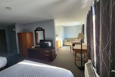 The Oasis Hotel & Bar