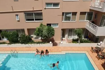 Apollon Studios & Apartments