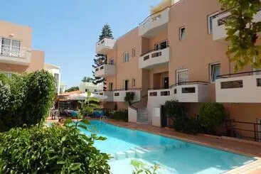 Apollon Studios & Apartments
