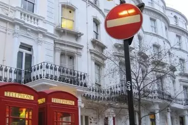 Central Hotel   Hostel