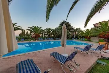 Apartamentos Helena Inn